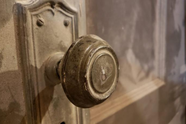 How to Install New Door Knobs in Old Doors